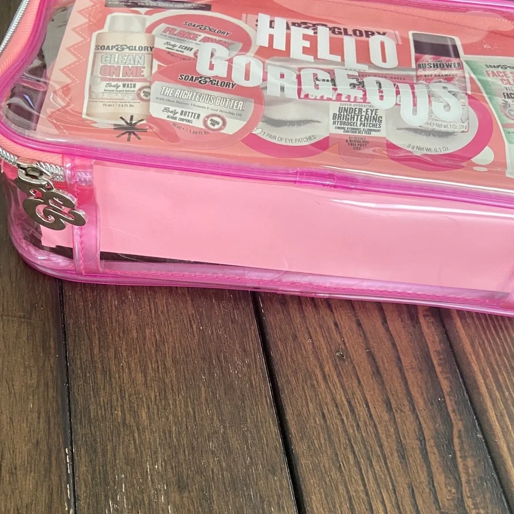 Soap & Glory Hello Gorgeous Pink Body Wash Set